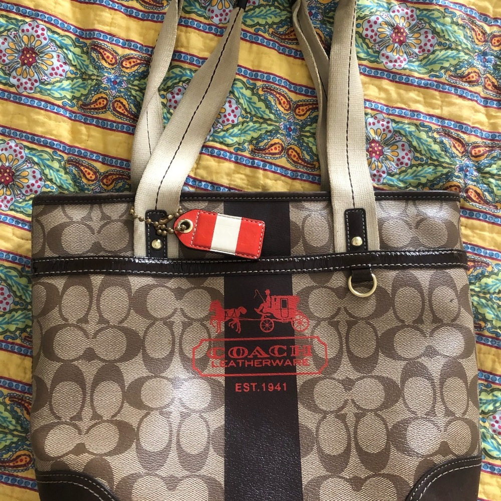 Medium Coach handbag